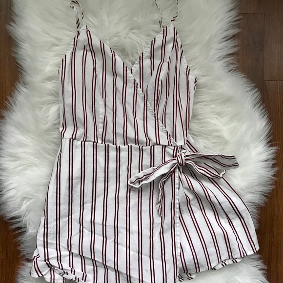 Tobi Romper - Picture 2 of 4